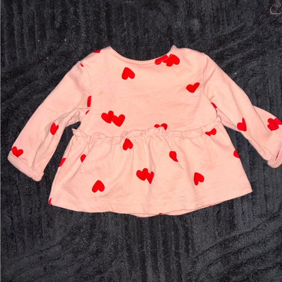 Carter’s Baby Girl Pink Heart Set – 6M Long Sleeve Onesie + Pants 💖 - Picture 2 of 6